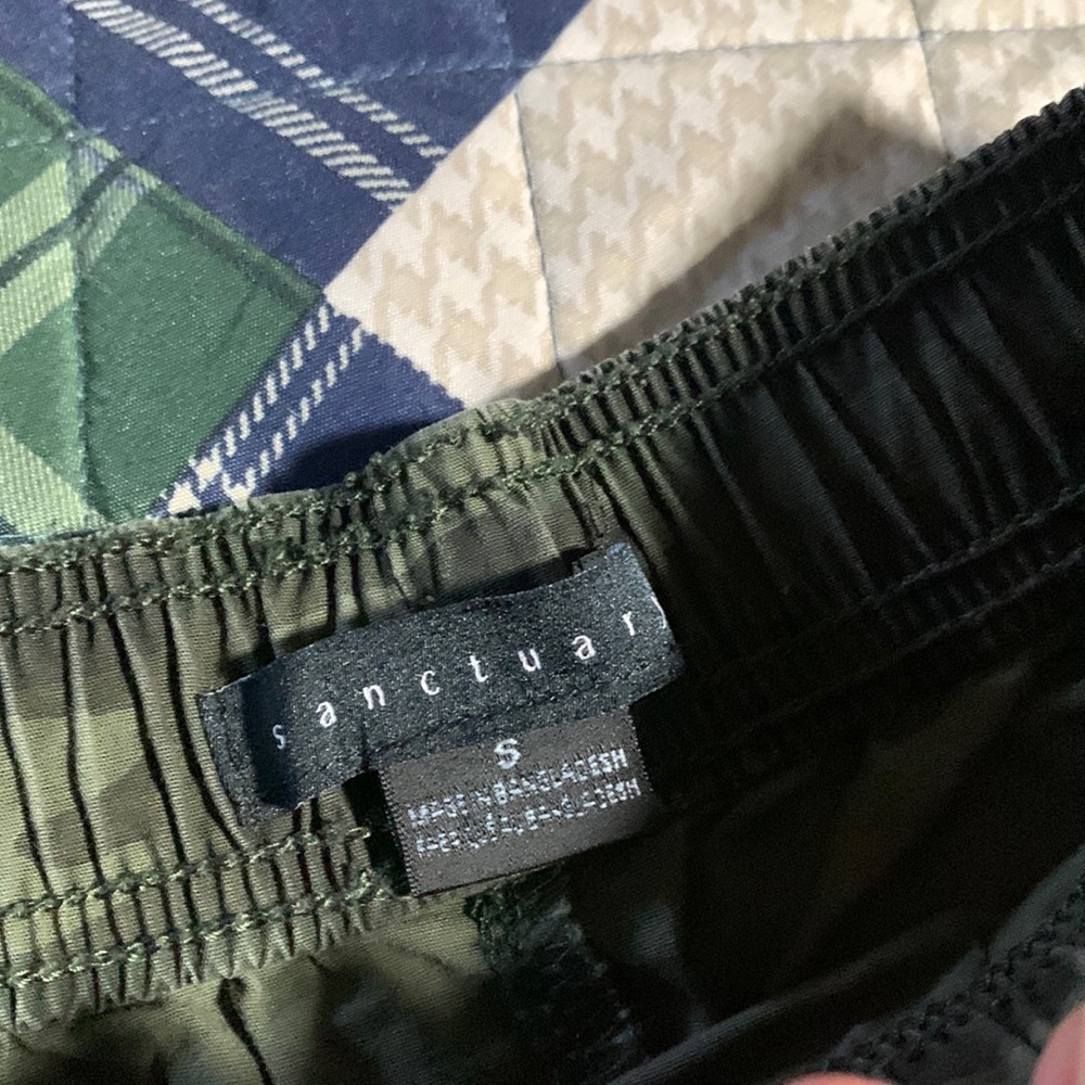 Sanctuary elastic waist shorts. Adorable!!